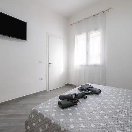 Casa Claudia * 阿塞米尼